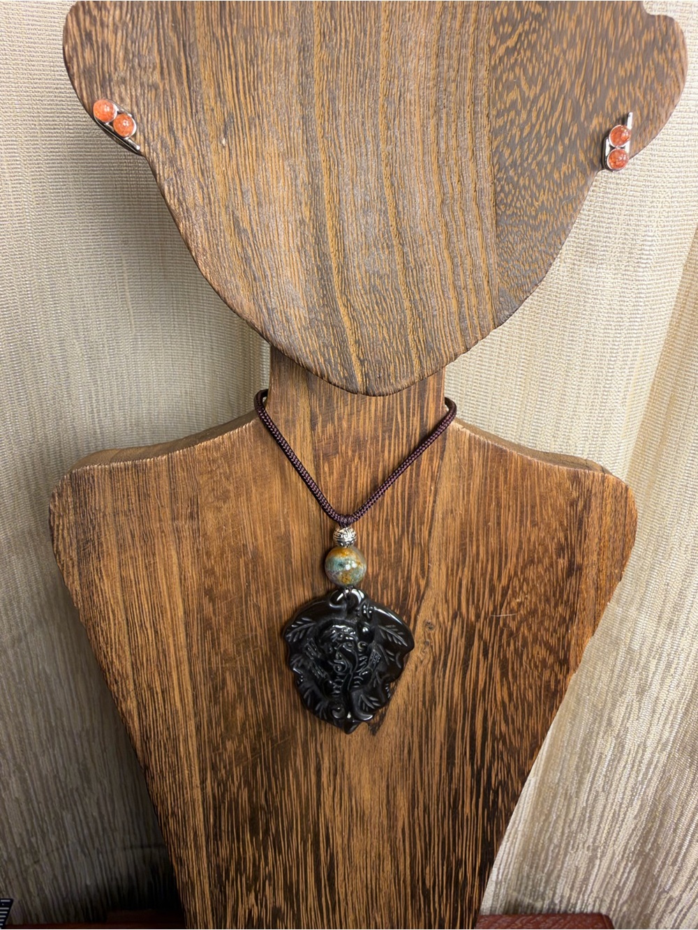 Ice Obsidian Pixiu on Leaf Carving Pendant Necklace on Adjustable Rope - Picture 2 of 8